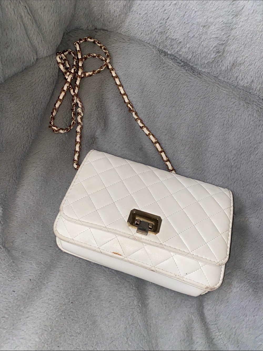 Quilted White Crossbody Bag with Gold Chain Accent